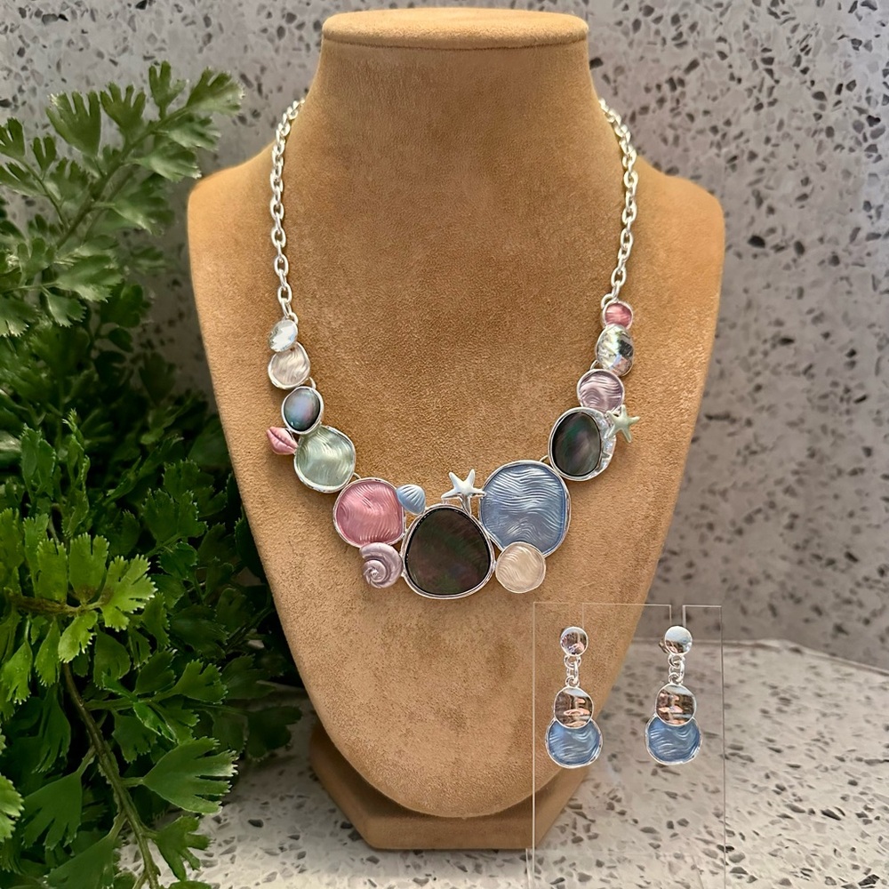 Shell theme necklace set